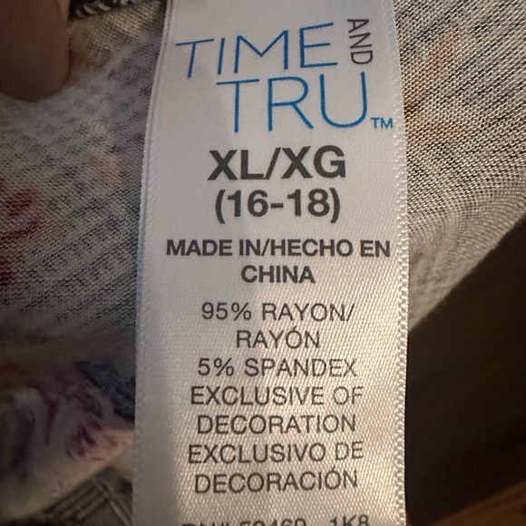XL Size 16-18 Time Tru floral top - Picture 6 of 6